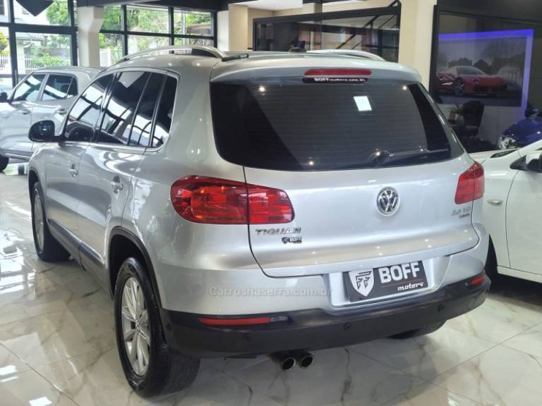 VOLKSWAGEN - TIGUAN - 2011/2012 - Prata - R$ 65.900,00