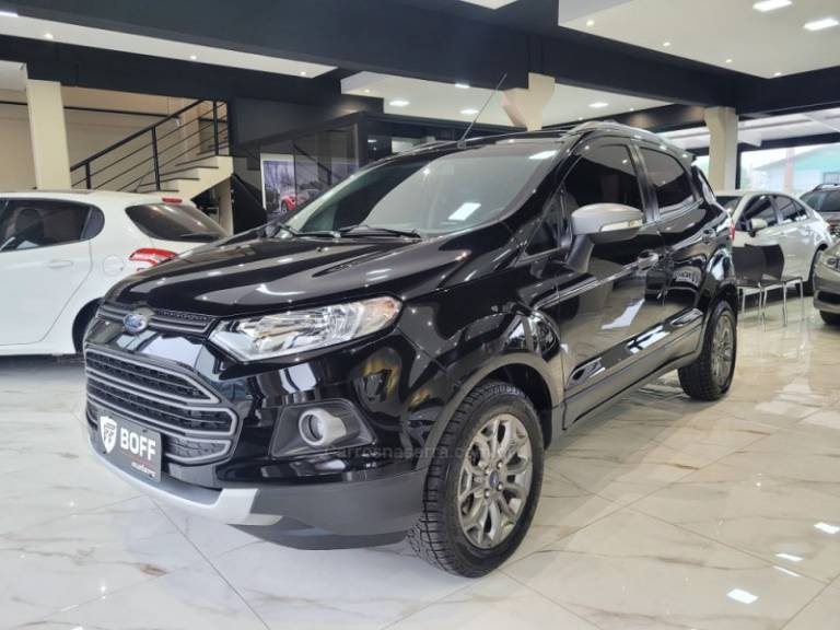 FORD - ECOSPORT - 2016/2017 - Preta - R$ 67.900,00