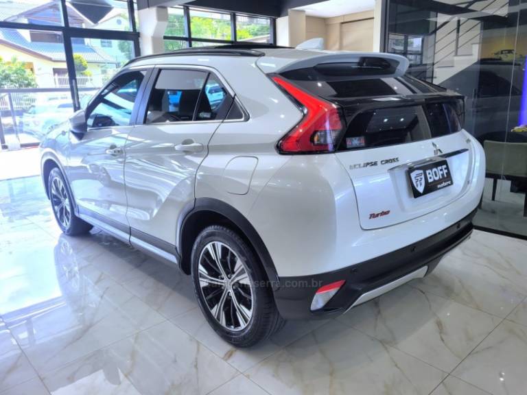 MITSUBISHI - ECLIPSE CROSS - 2021/2022 - Branca - R$ 151.900,00