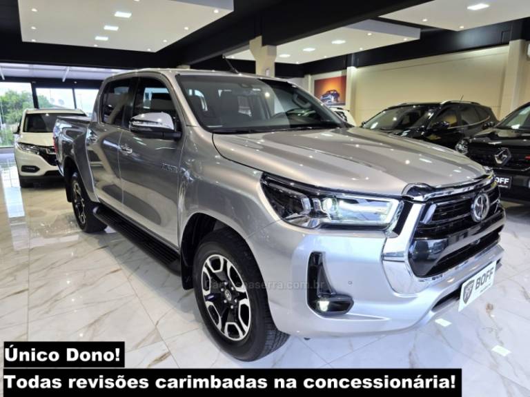 TOYOTA - HILUX - 2023/2023 - Prata - R$ 274.900,00