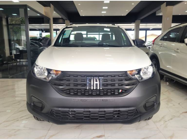 FIAT - STRADA - 2024/2025 - Branca - R$ 105.900,00