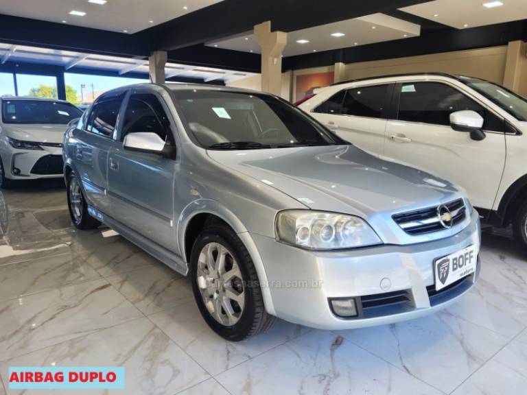 CHEVROLET - ASTRA - 2010/2011 - Prata - R$ 41.900,00