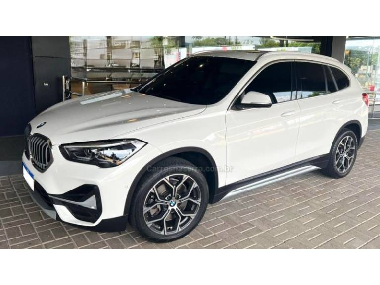 BMW - X1 - 2022/2022 - Branca - R$ 215.990,00