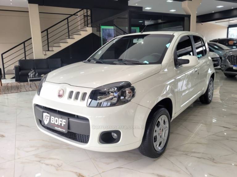 FIAT - UNO - 2012/2013 - Branca - R$ 35.990,00