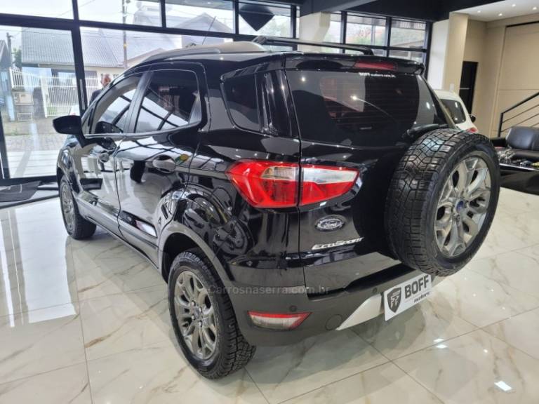 FORD - ECOSPORT - 2016/2017 - Preta - R$ 67.900,00