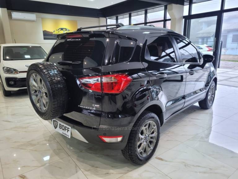 FORD - ECOSPORT - 2016/2017 - Preta - R$ 67.900,00