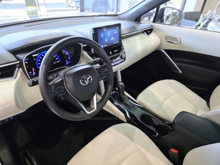 TOYOTA - COROLLA - 2023/2023 - Branca - R$ 173.900,00