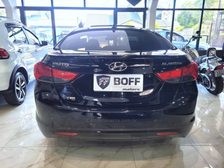 HYUNDAI - ELANTRA - 2012/2013 - Preta - R$ 68.900,00