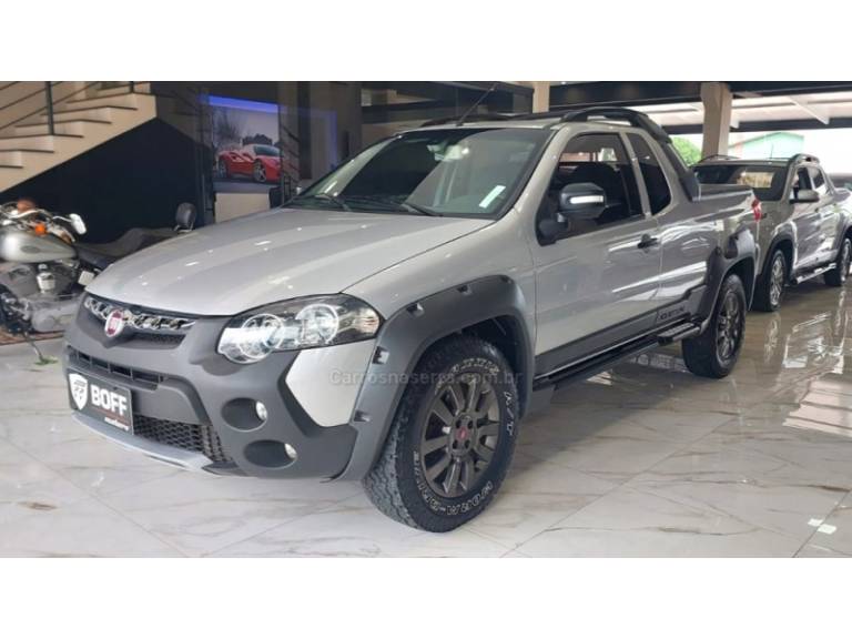 FIAT - STRADA - 2015/2016 - Prata - R$ 65.900,00