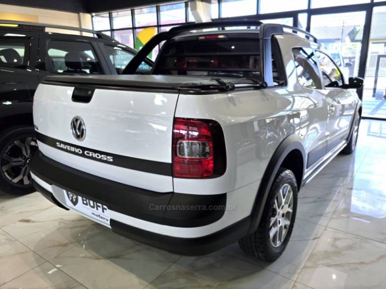 VOLKSWAGEN - SAVEIRO - 2014/2015 - Branca - R$ 74.900,00