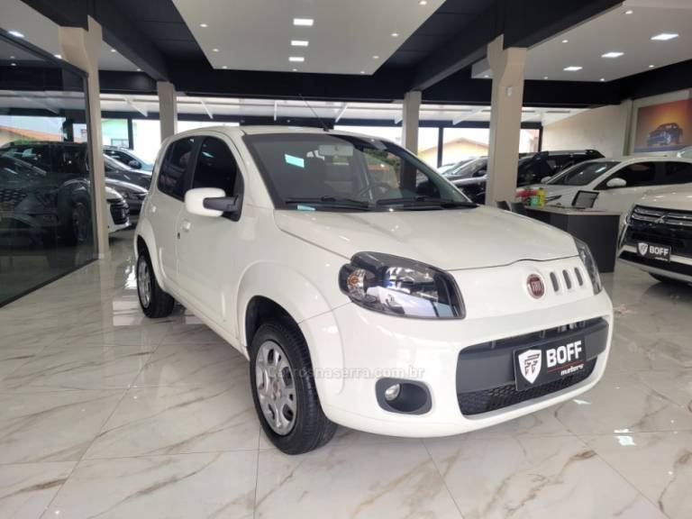 FIAT - UNO - 2012/2013 - Branca - R$ 35.990,00