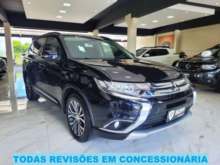 MITSUBISHI - OUTLANDER - 2015/2016 - Preta - R$ 108.900,00