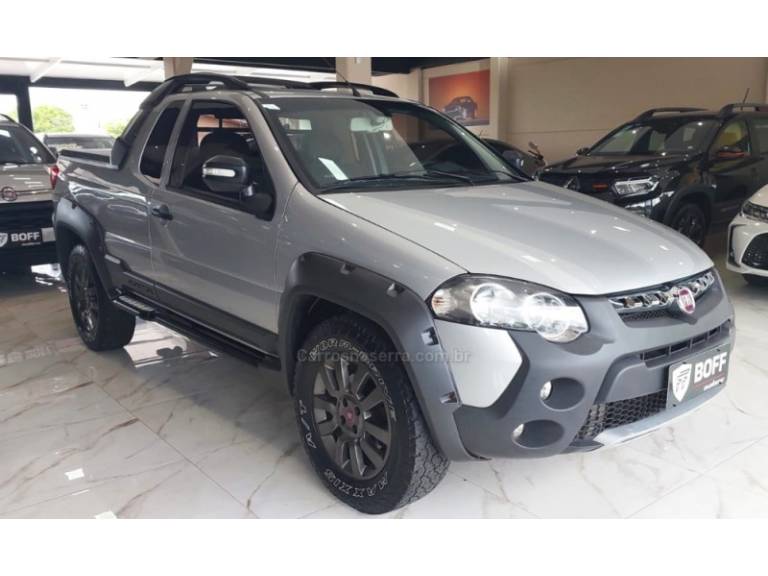 FIAT - STRADA - 2015/2016 - Prata - R$ 65.900,00