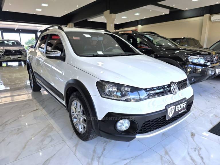 VOLKSWAGEN - SAVEIRO - 2014/2015 - Branca - R$ 74.900,00