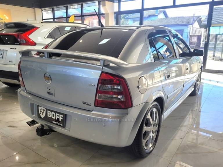 CHEVROLET - ASTRA - 2010/2011 - Prata - R$ 41.900,00