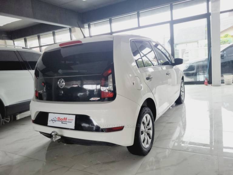 VOLKSWAGEN - UP - 2018/2018 - Branca - R$ 45.900,00