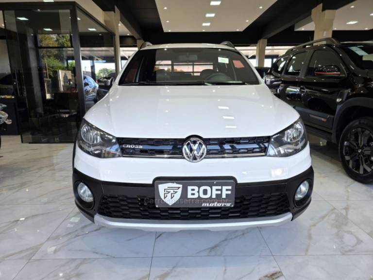 VOLKSWAGEN - SAVEIRO - 2014/2015 - Branca - R$ 74.900,00