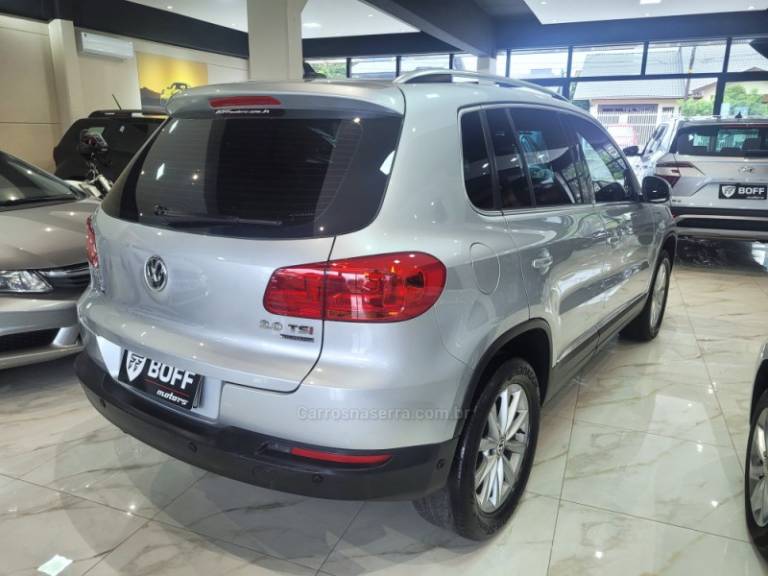 VOLKSWAGEN - TIGUAN - 2011/2012 - Prata - R$ 65.900,00