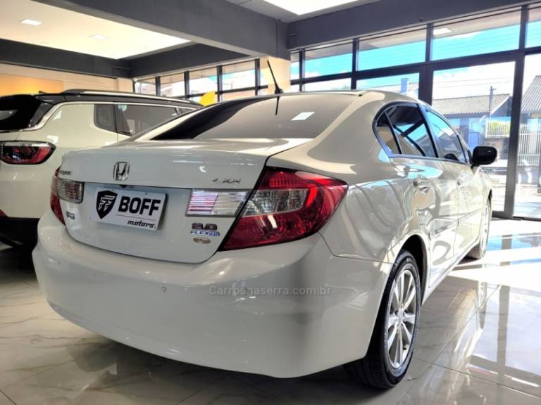 HONDA - CIVIC - 2013/2014 - Branca - R$ 68.900,00