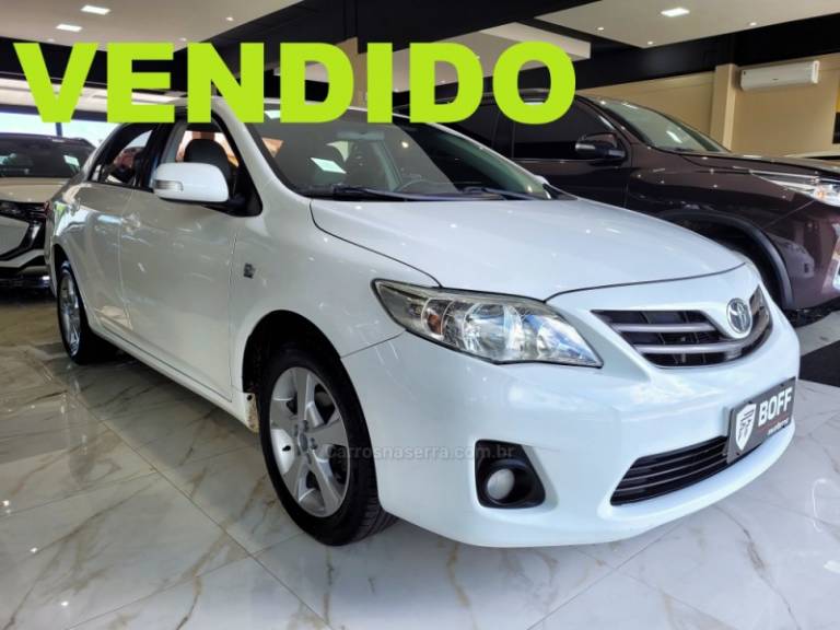 TOYOTA - COROLLA - 2013/2014 - Branca - Sob Consulta